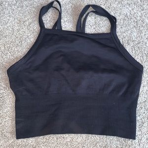 black workout top/ sports bra
